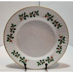 Vtg Royal Tara Irish Christmas Salad/Dessert Plate Made in Ireland Holly Berries